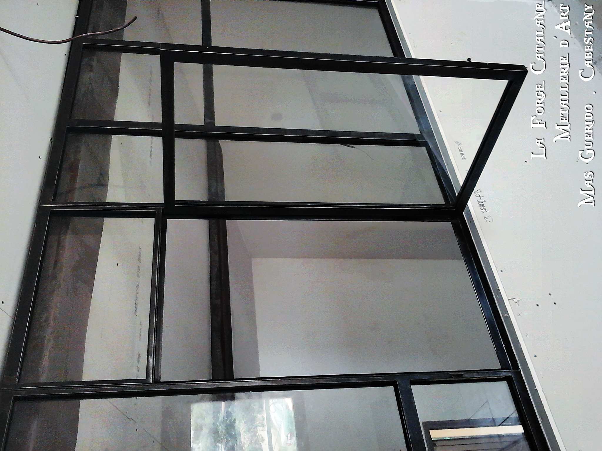 verriere ancien atelier mur vitrage verre forge catalane 4.jpg